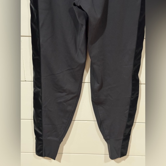 ATHLETA VENICE HIGH RISE JOGGER BLACK SIZE XXS - Picture 9 of 10